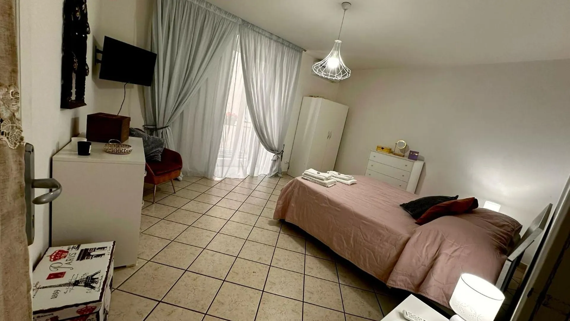 Victoryhouse Apartment Naples Italy